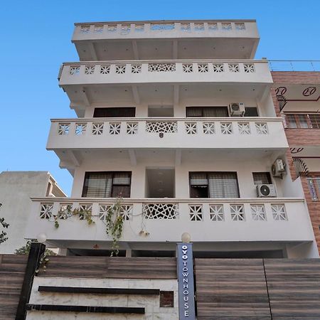 Collection O Samira Residency Near Botanic Garden Of Indian Republic Hotel Noida Exterior photo