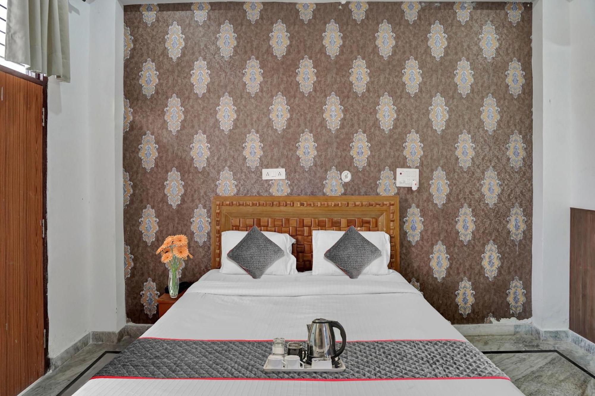 Collection O Samira Residency Near Botanic Garden Of Indian Republic Hotel Noida Exterior photo