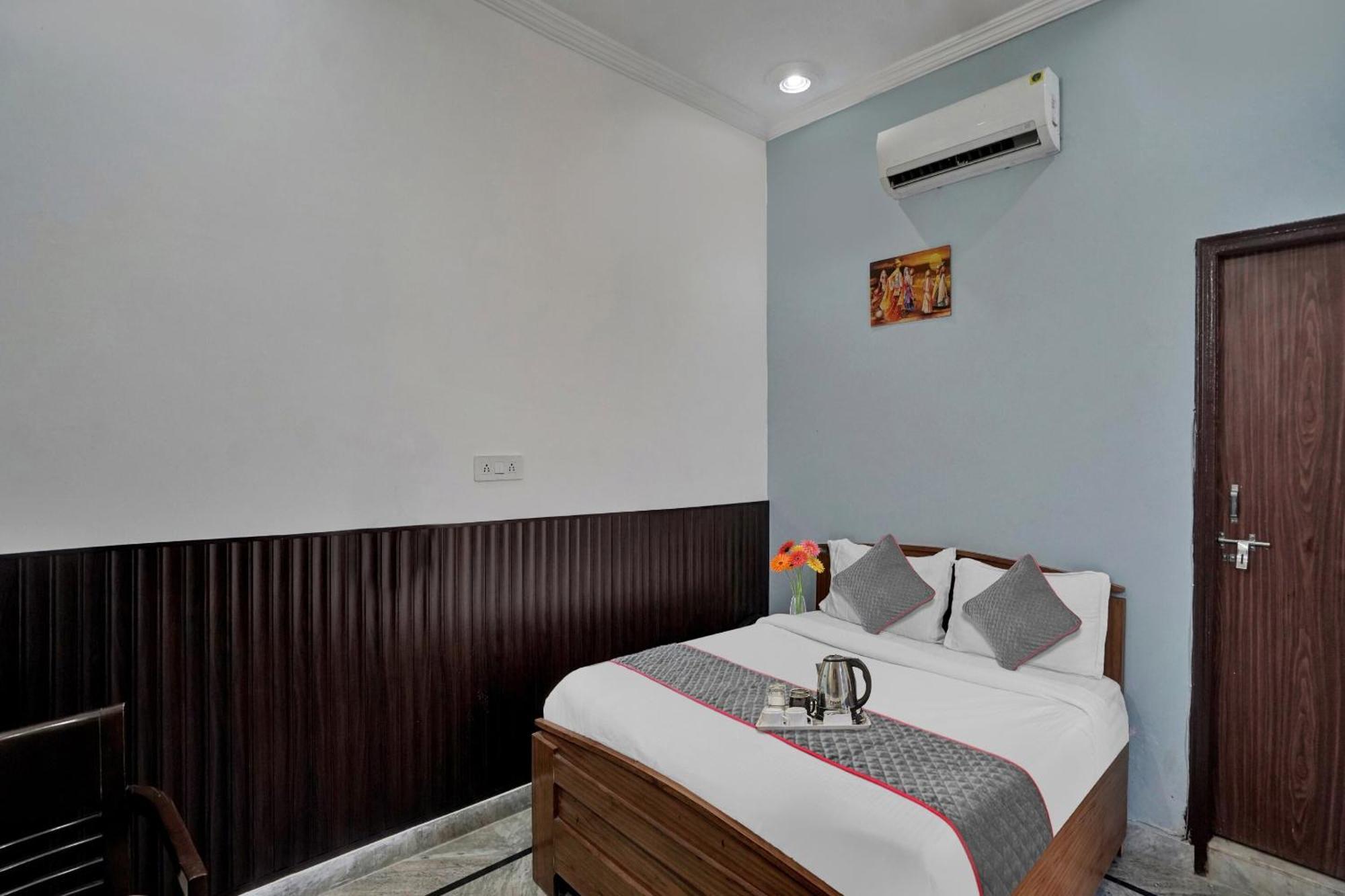 Collection O Samira Residency Near Botanic Garden Of Indian Republic Hotel Noida Exterior photo