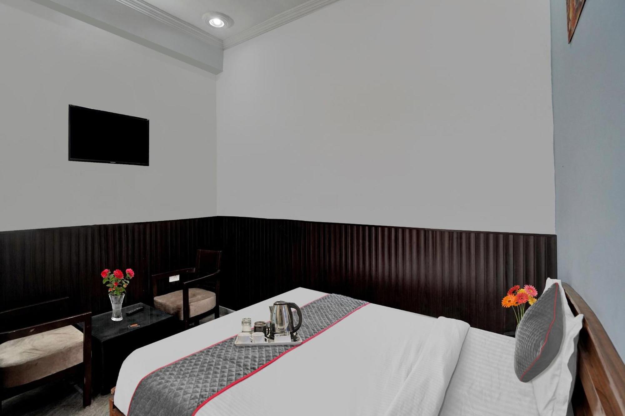 Collection O Samira Residency Near Botanic Garden Of Indian Republic Hotel Noida Exterior photo