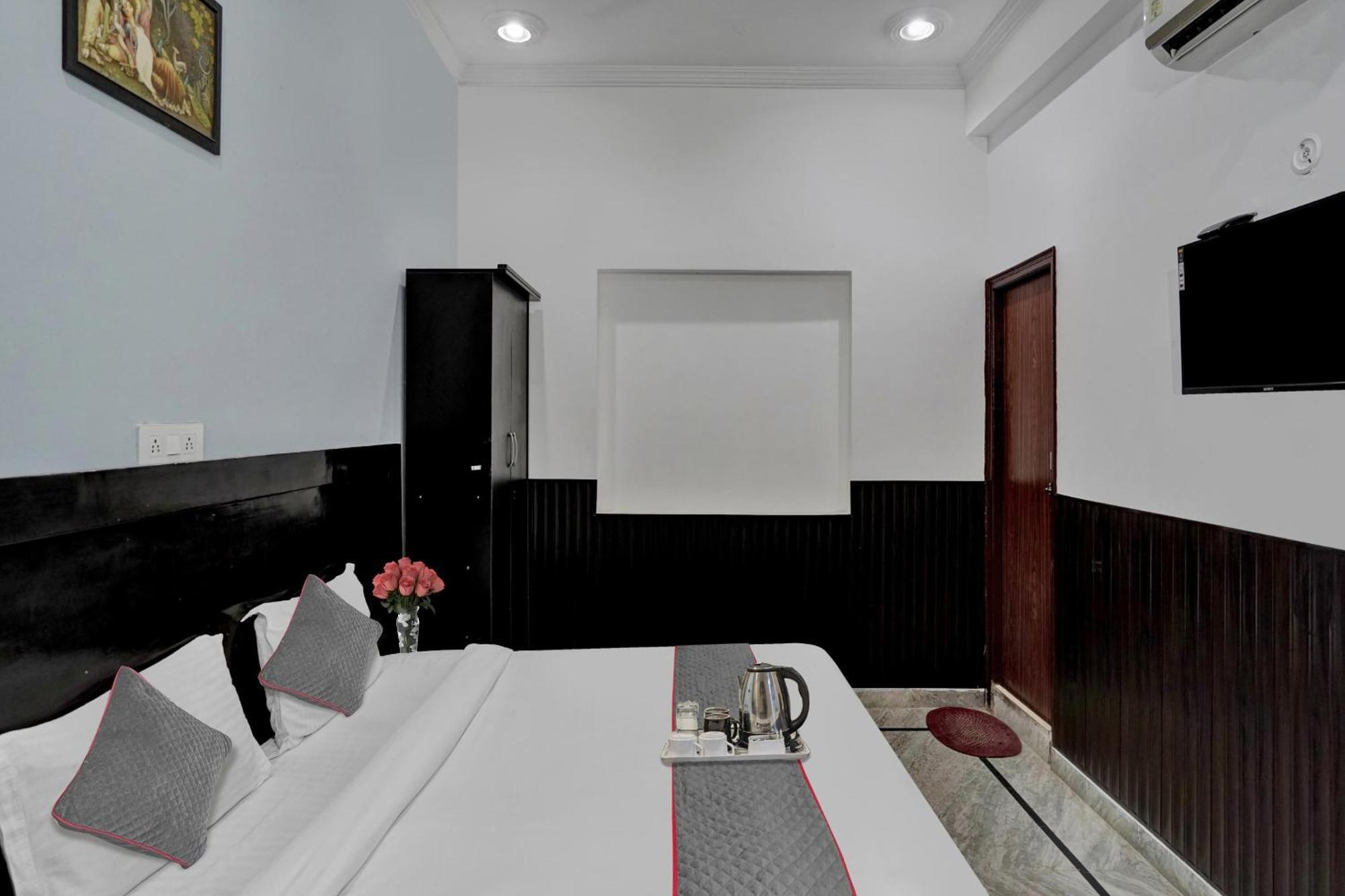 Collection O Samira Residency Near Botanic Garden Of Indian Republic Hotel Noida Exterior photo